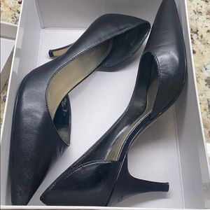 Anne Klein Bk Pumps Size 7 1/2